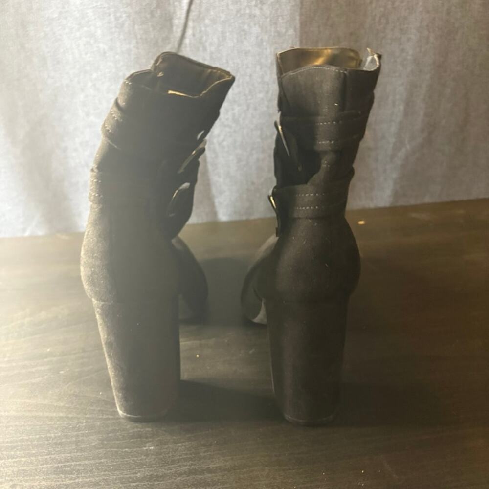 Christian Siriano Women's Waylan Black Double Buckle Zip Ankle Bootie Boots 8.5M - Picture 4 of 7
